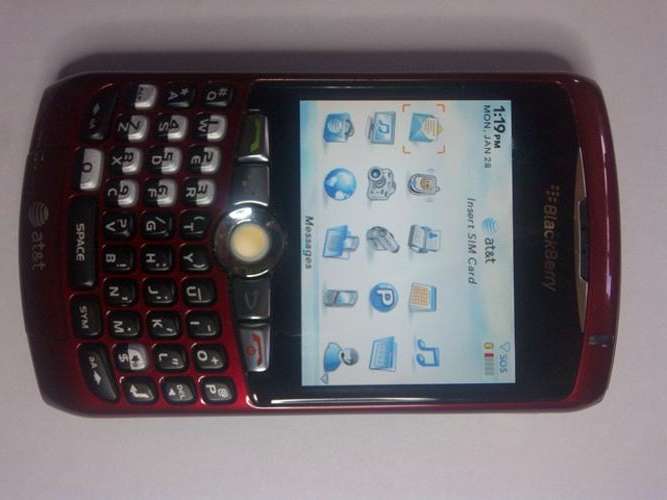 GENUINE Blackberry Curve 8310. ***UNLOCKED to all SA Networks**BIS, BBM, Camera with flash!