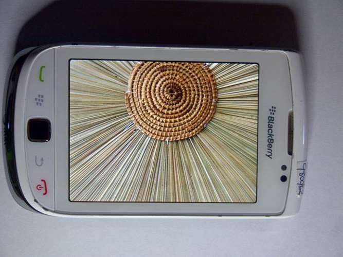 GENUINE BLACKBERRY TORCH 9800, Guaranteed to work on all SA Networks! Local stock
