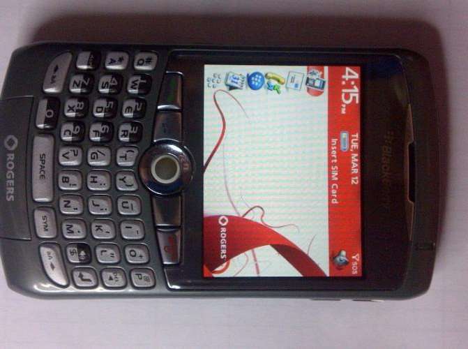 GENUINE Blackberry Curve 8310. ***UNLOCKED to all SA Networks**BIS, BBM, Camera with flash!