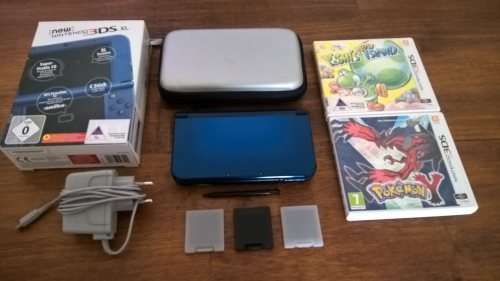 New Nintendo 3DS XL (Second hand) + 2 Games + Charger + Carry case and accsessories