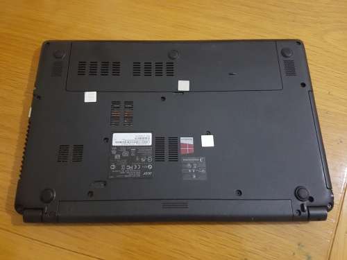 Acer Aspire E1-572  i5 4th Gen, 750GB HD and 4GB Ram
