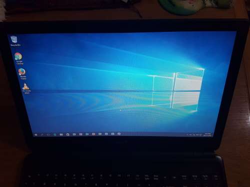 Acer Aspire E1-572  i5 4th Gen, 750GB HD and 4GB Ram
