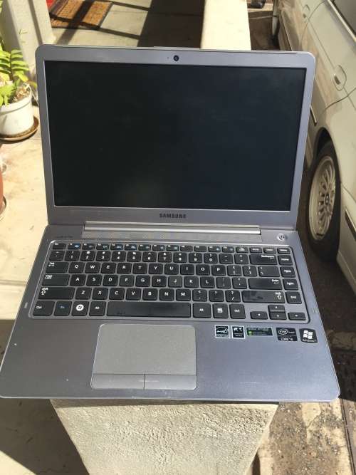 Samsung NP530-U4C i5 laptop, 1000GB HD and 8GB Ram
