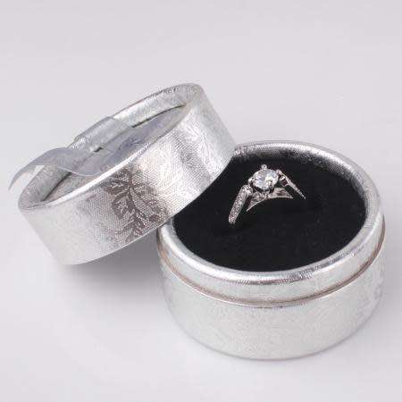 Distinctive Princess cut 18k white gold filled Ring Sz9