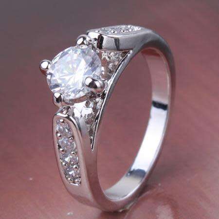 Distinctive Princess cut 18k white gold filled Ring Sz9