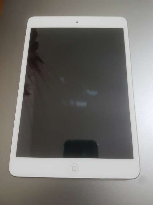 iPAD MINI 1 - 16gig - WHITE - WIFI ONLY - NO BOX