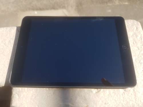 iPAD MINI 1 - 16gig - black - WIFI ONLY