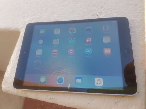 iPAD MINI 1 - 16gig - black - WIFI ONLY