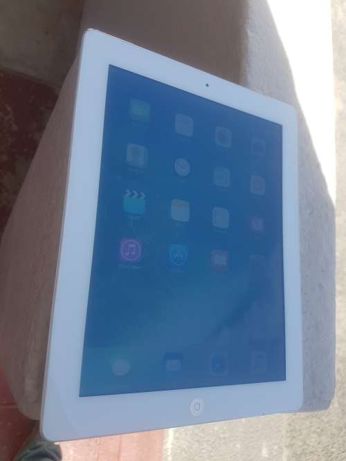 IPAD 4  - 16GIG - WHITE - WIFI ONLY