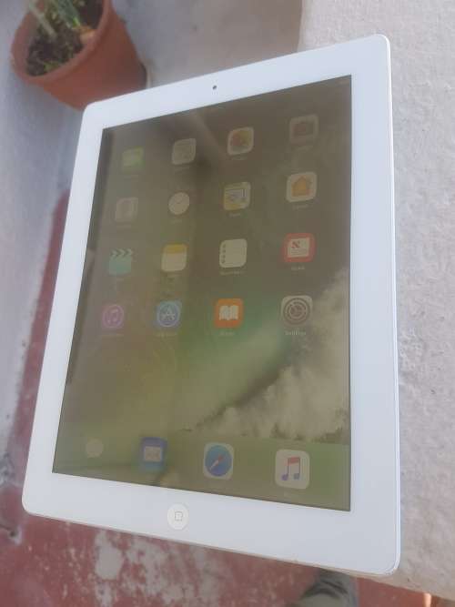 IPAD 4  - 16GIG - WHITE - WIFI ONLY