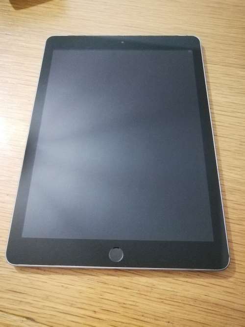 IPad 5th Generation 2017 model wifi 32GB