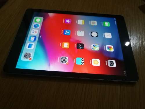 IPad 5th Generation 2017 model wifi 32GB