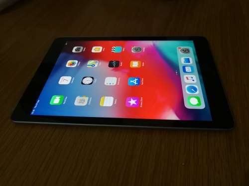IPad 5th Generation 2017 model wifi 32GB