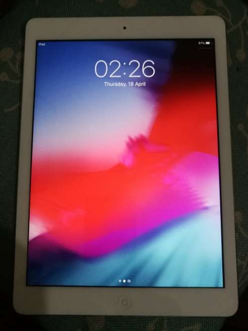 IPAD AIR - 32GIG - WHITE - WIFI ONLY - NO ICLOUD