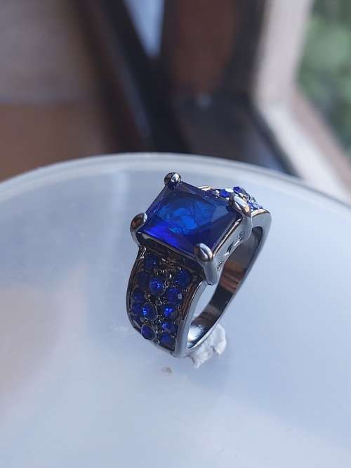 Exquisite Black Gold Filled Blue Stone Ring Size 7
