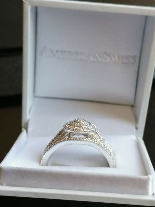 GENUINE AmericanSwiss 925 Solid Sterling Silver Cubic Zirconia Wedding Ring  - Ring Size 9