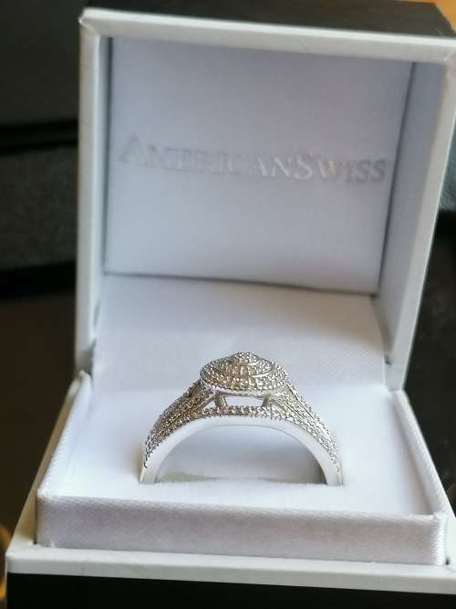 GENUINE AmericanSwiss 925 Solid Sterling Silver Cubic Zirconia Wedding Ring  - Ring Size 9