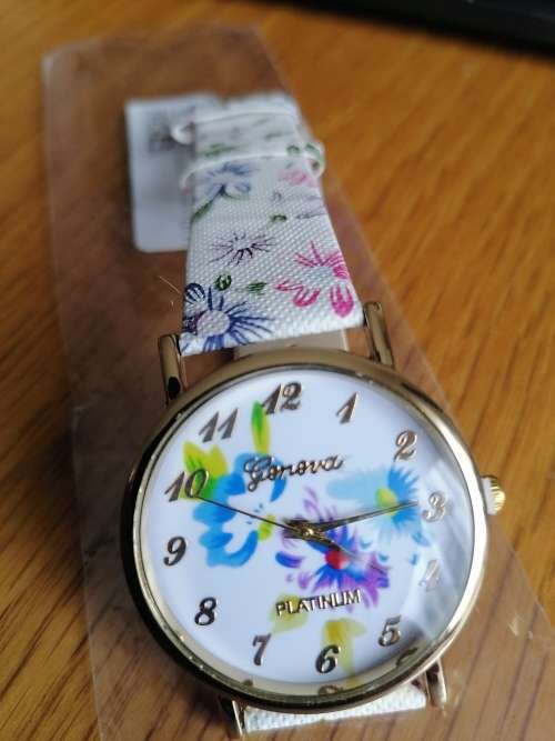 Geneva Fashion Women Watch Quartz Watch