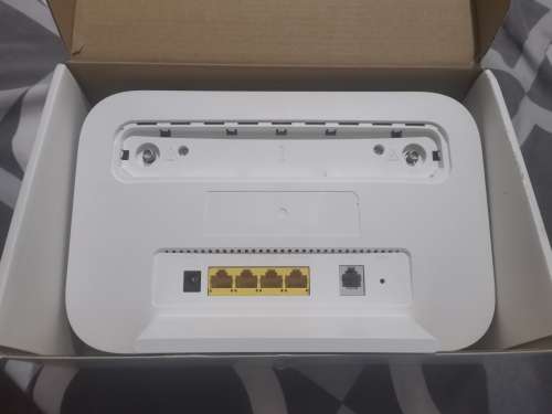 Huawei B612-233 4G Lte router (It take a SIM CARD)