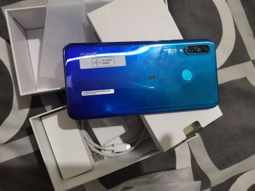Huawei P30 lite very clean