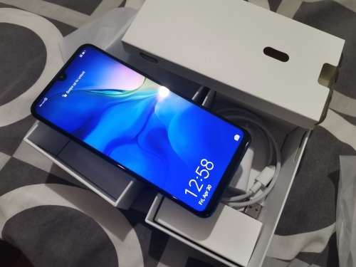 Huawei P30 lite very clean