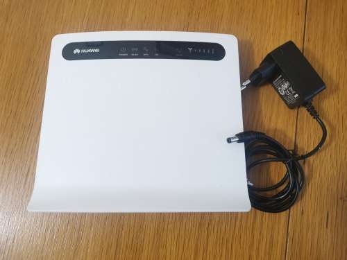 Latest Huawei 4G Router model B593 (It take a SIM CARD)