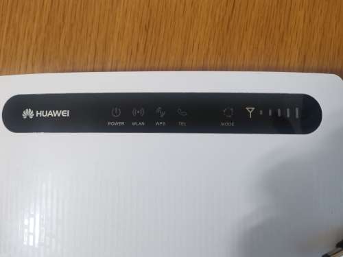 Latest Huawei 4G Router model B593 (It take a SIM CARD)