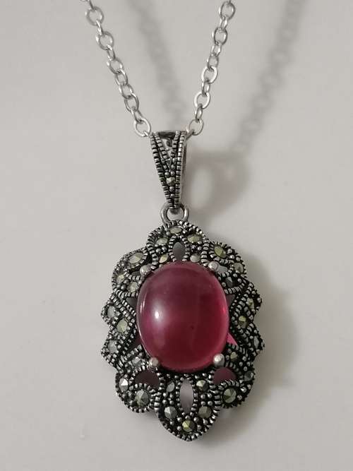 "Retail Price R650" 28x17x10mm Natural Red Crystal Oval Gemstone NECKLACE