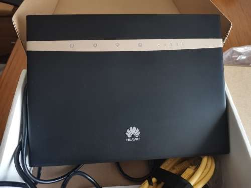 Huawei 4G/5G Router model B525s 65a (It take a SIM CARD) up to 64 users