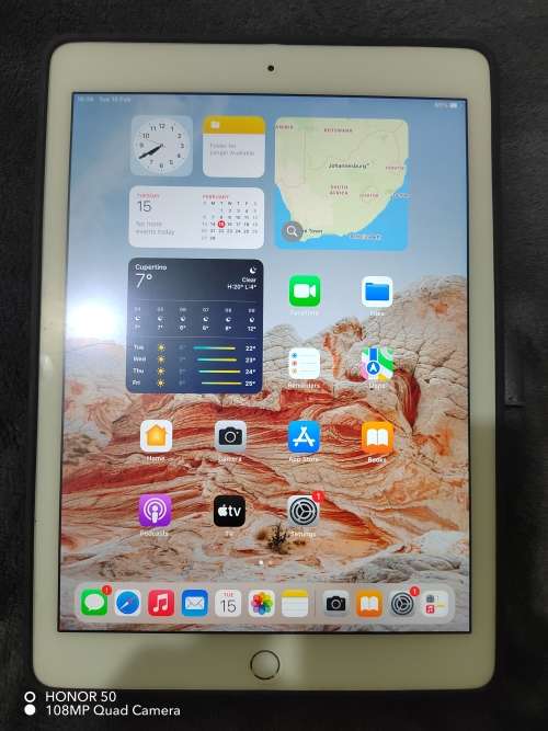IPAD AIR 2 - 64GIG - WHITE - WIFI AND CELLULAR, NEVER BEEN REPAIRED