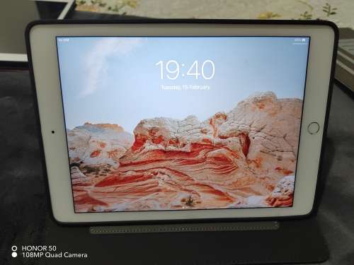 IPAD AIR 2 - 64GIG - WHITE - WIFI AND CELLULAR, NEVER BEEN REPAIRED