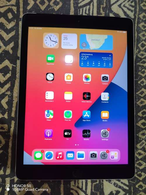 IPAD AIR 2 - 128GIG - WHITE - WIFI AND CELLULAR, NEVER BEEN REPAIRED