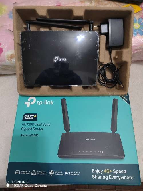 TP-LINK Archer MR600  4G+ Cat6 AC1200 Wireless Dual Band Gigabit Router (It take a sim card)like NEW