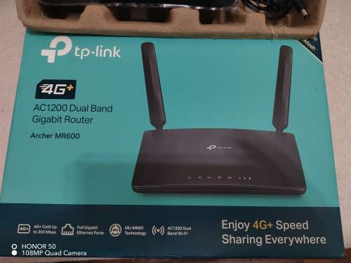 TP-LINK Archer MR600  4G+ Cat6 AC1200 Wireless Dual Band Gigabit Router (It take a sim card)like NEW