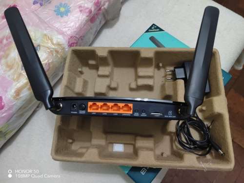 TP-LINK Archer MR600  4G+ Cat6 AC1200 Wireless Dual Band Gigabit Router (It take a sim card)like NEW