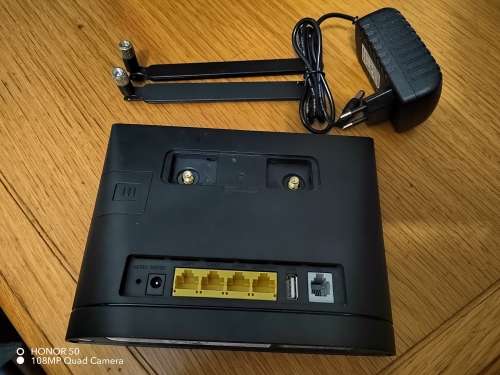 Huawei 4G Router model B315s (It take a SIM CARD)