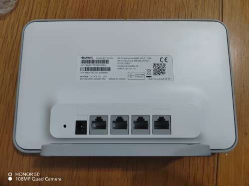 Huawei B311B-853 4G Lte router (It take a SIM CARD)