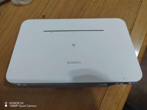 Huawei B311B-853 4G Lte router (It take a SIM CARD)