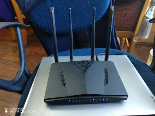 D-LINK DWR-956M 4G LTe router (It take a sim card)