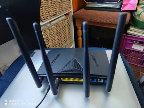 D-LINK DWR-956M 4G LTe router (It take a sim card)