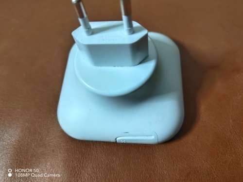 HUAWEI E8238BWs-2 Web Cube H3G WiFi Router (It take a SIM CARD)