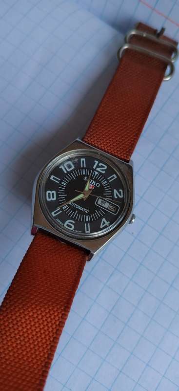 SEIKO AUTOMATIC WATCH 17 JEWELS - WATCH NOT WORKING PROPERLY