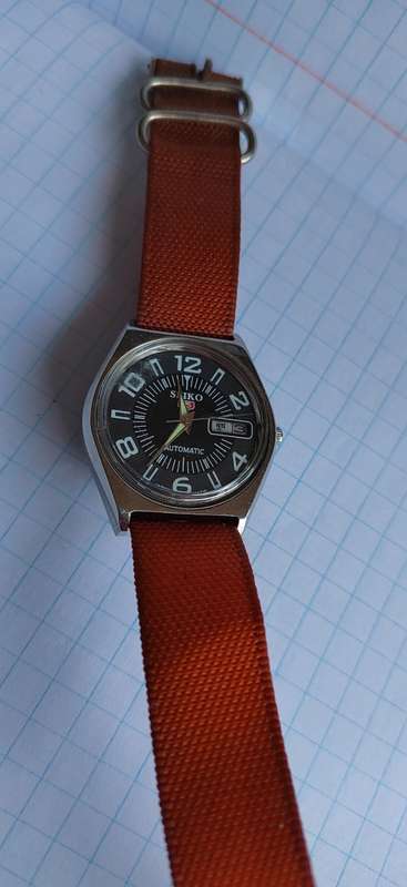 SEIKO AUTOMATIC WATCH 17 JEWELS - WATCH NOT WORKING PROPERLY