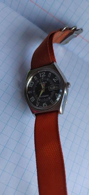 SEIKO AUTOMATIC WATCH 17 JEWELS - WATCH NOT WORKING PROPERLY