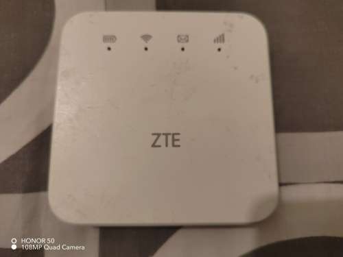 ZTE MF927U 3G/4G/LTE Mobile Wi-Fi Modem Router Bundle - White