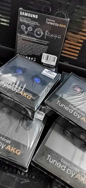 AKG Headset Earphones - Colour Blue Type C connector