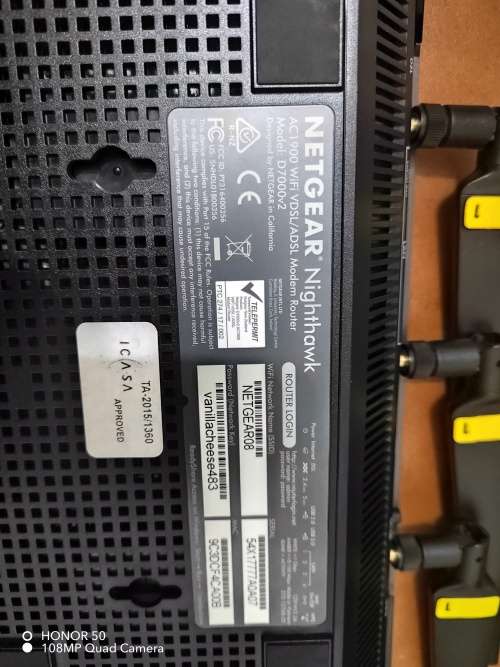 NETGEAR Nighthawk AC1900 model D7000v2, Doesn`t take a sim