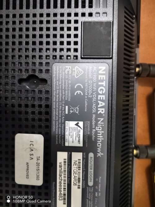 NETGEAR Nighthawk AC1900 model D7000v2, Doesn`t take a sim