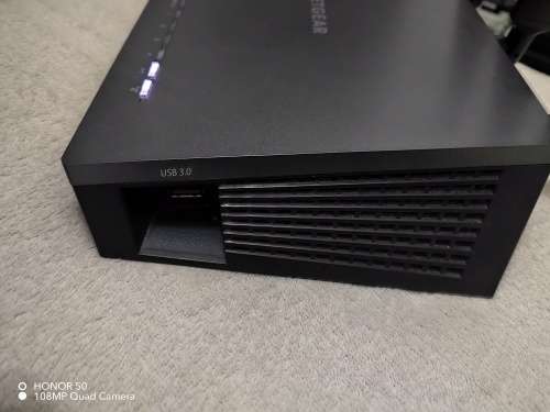 NETGEAR Nighthawk AC1900 model D7000v2, Doesn`t take a sim