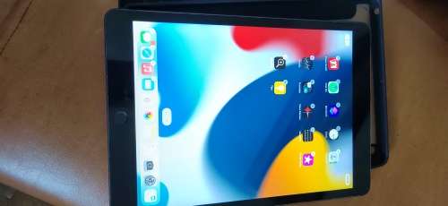 IPad 8th gen 32gb wifi very clean condition